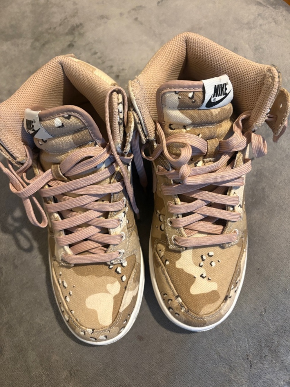 Nike Beige Desert Camo High-Top Sneakers with Pink Laces….Women